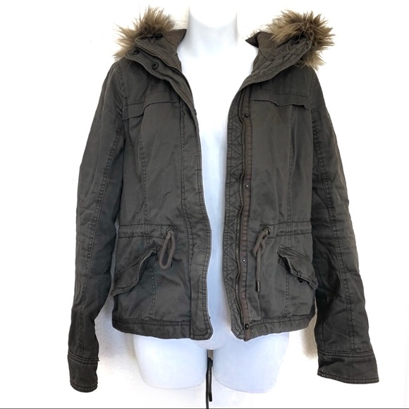 Abercrombie & Fitch Jackets & Blazers - Abercrombie and Fitch Army Green Fur Winter Jacket
